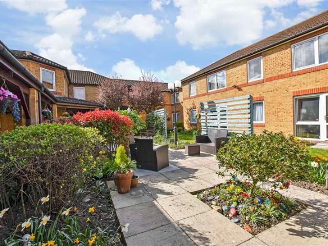1 Bedroom Ground Flat