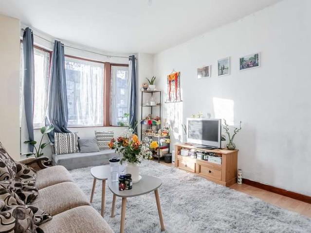 1 Bedroom Ground Flat