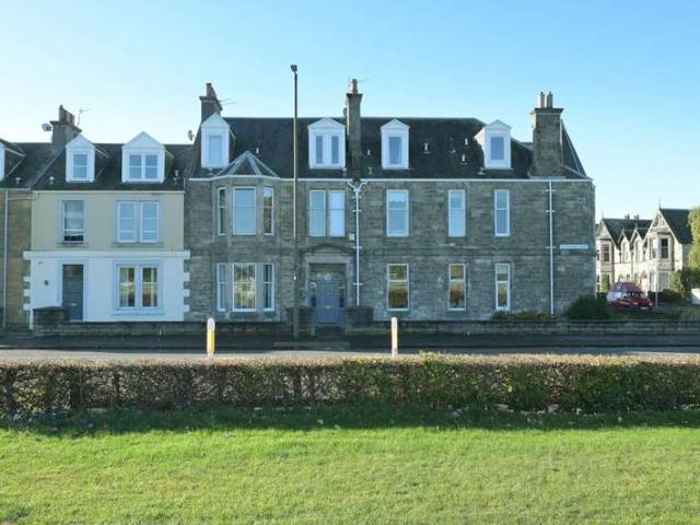 1 Bedroom Ground Flat