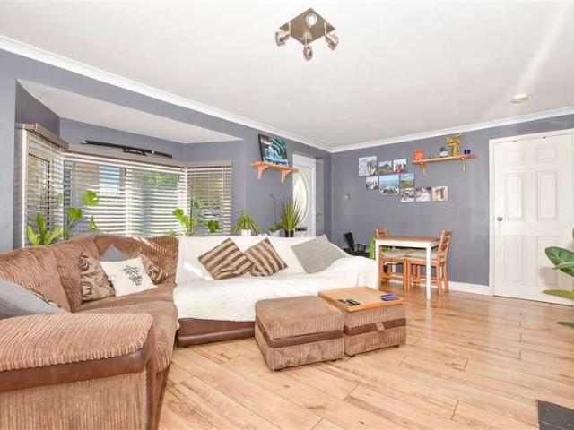 1 Bedroom Ground Flat