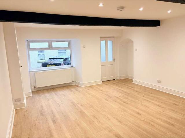 1 Bedroom Ground Flat