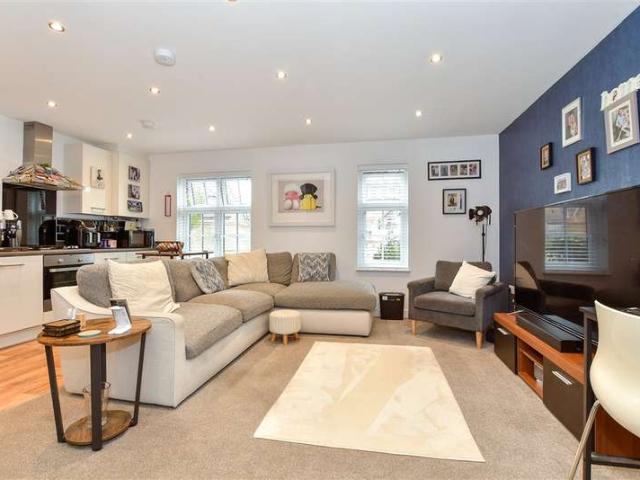 1 Bedroom Ground Flat