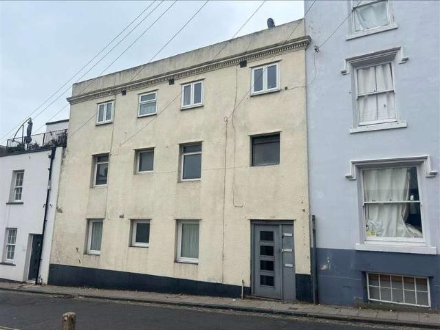 1 Bedroom Ground Flat