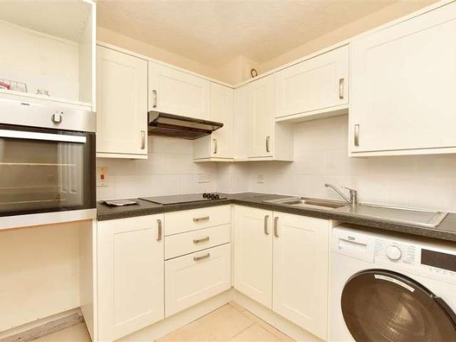 1 Bedroom Ground Flat