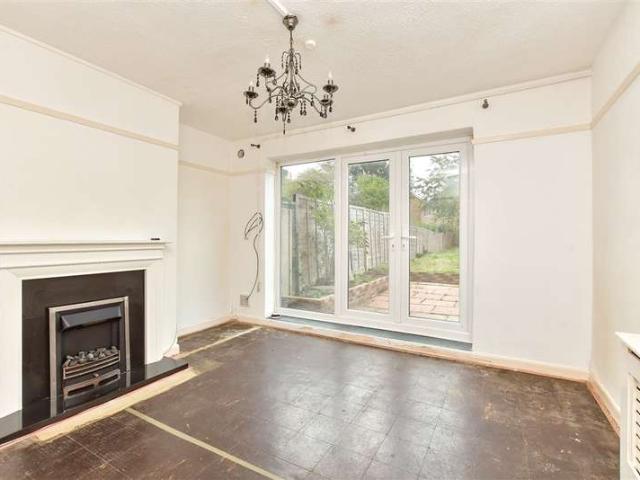 1 Bedroom Ground Flat