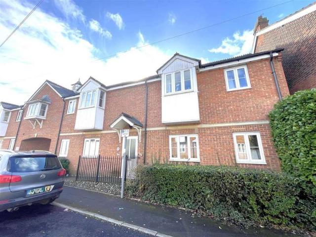 1 Bedroom Ground Flat