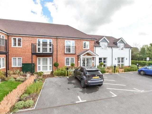 1 Bedroom Ground Flat