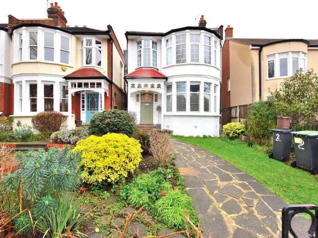 1 Bedroom Ground Flat