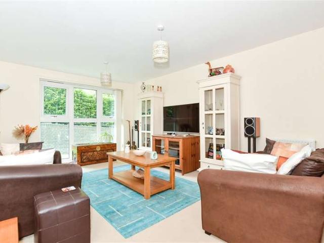 1 Bedroom Ground Flat