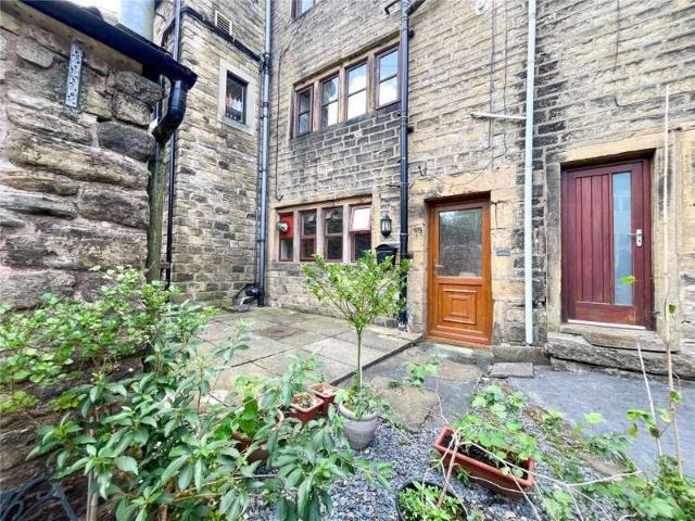 1 Bedroom Ground Flat