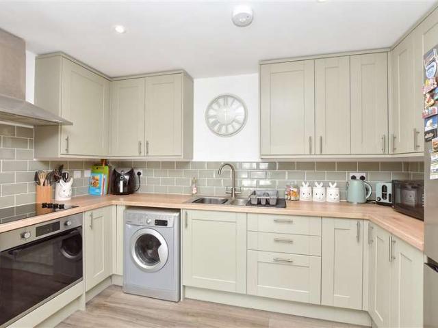 1 Bedroom Ground Flat