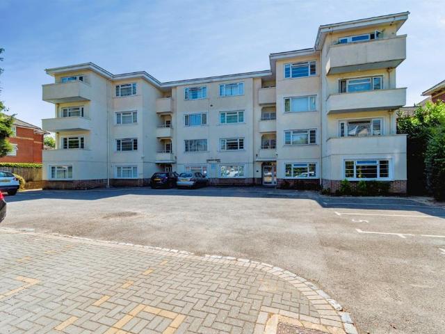 1 bedroom ground flat for sale