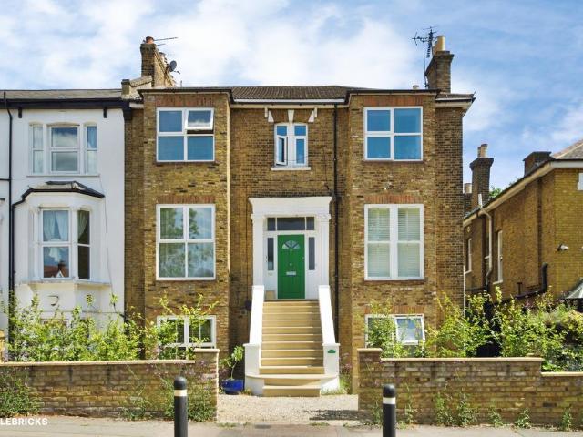 1 bedroom ground flat for sale