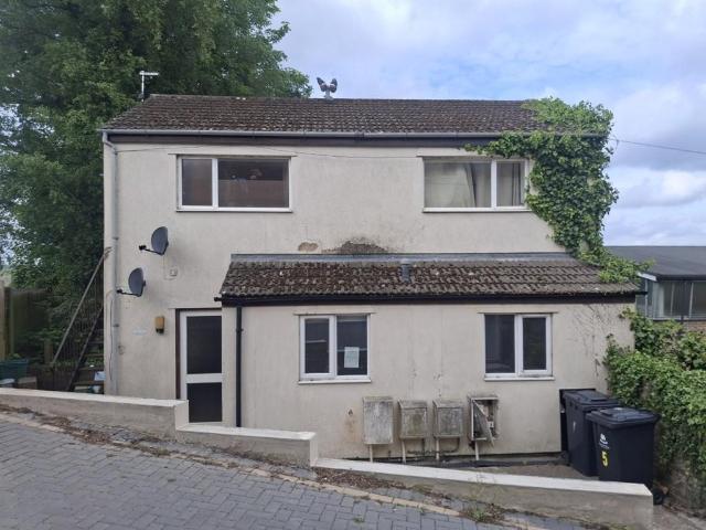 1 bedroom ground flat for sale