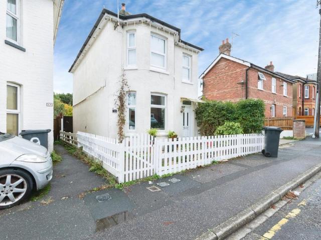 1 bedroom ground flat for sale