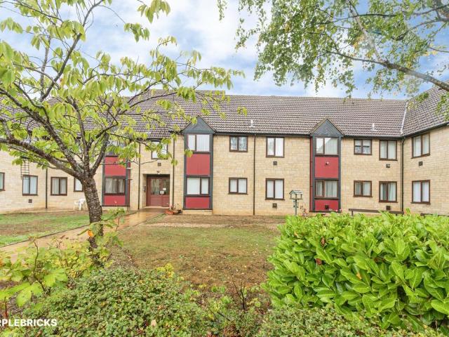 1 bedroom ground flat for sale