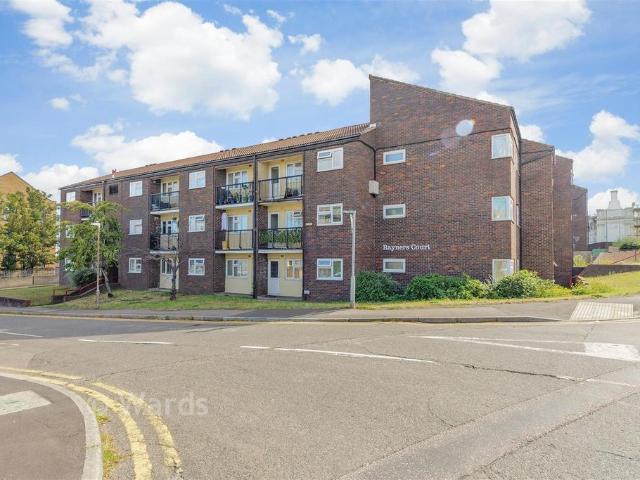 1 bedroom ground flat for sale