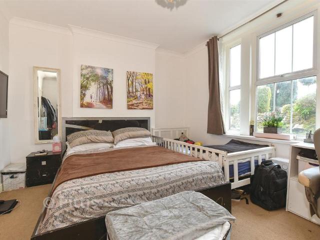 1 bedroom ground flat for sale