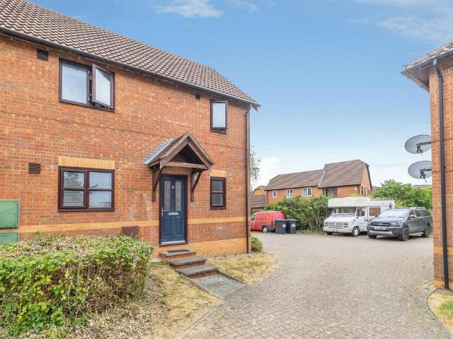 1 bedroom ground flat for sale