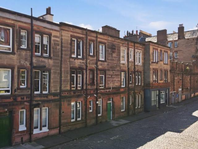 1 bedroom ground flat for sale