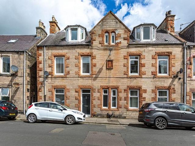 1 bedroom ground flat for sale