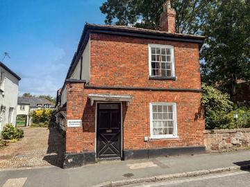 1 bedroom ground flat for sale
