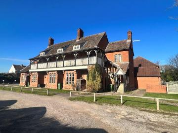 1 bedroom ground flat for sale