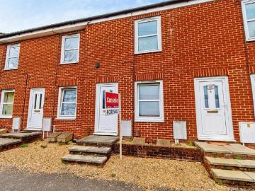 1 bedroom ground flat for sale