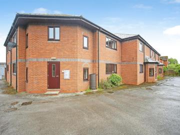 1 bedroom ground flat for sale