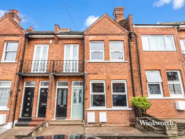 1 bedroom ground flat for sale