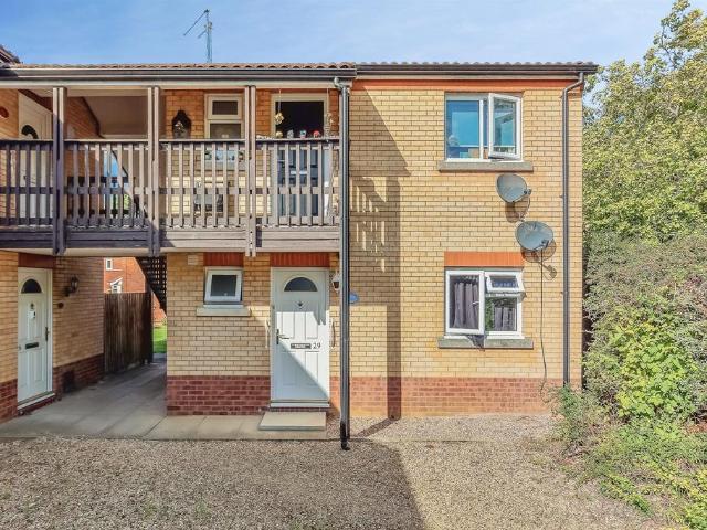 1 bedroom ground flat for sale