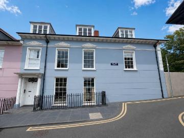 1 bedroom ground flat for sale