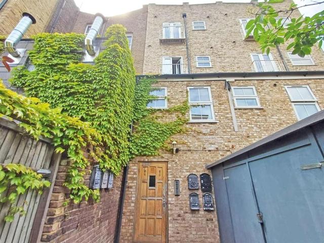 1 bedroom ground flat for sale