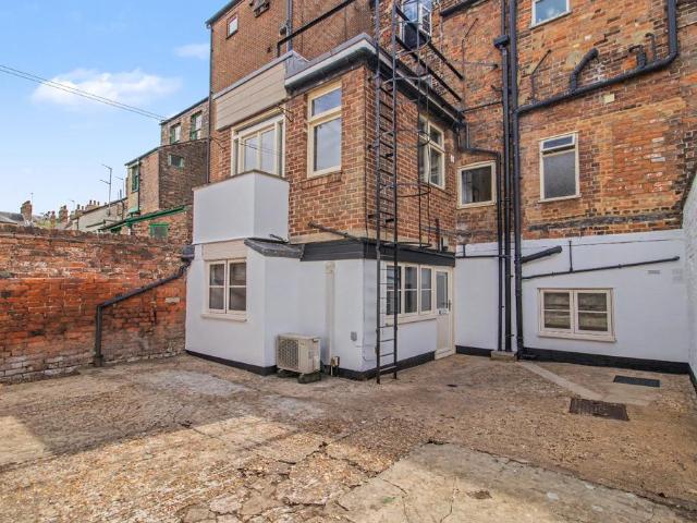 1 bedroom ground flat for sale