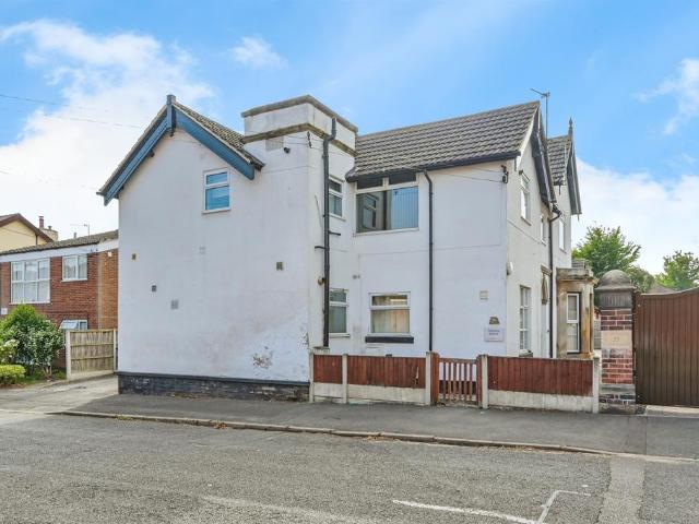 1 bedroom ground flat for sale