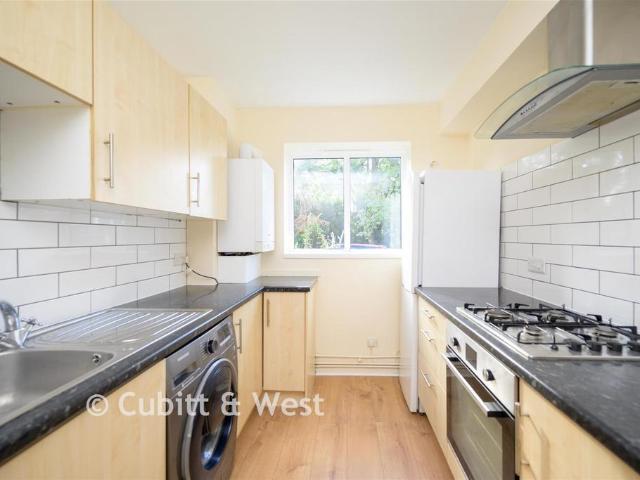 1 bedroom ground flat for sale