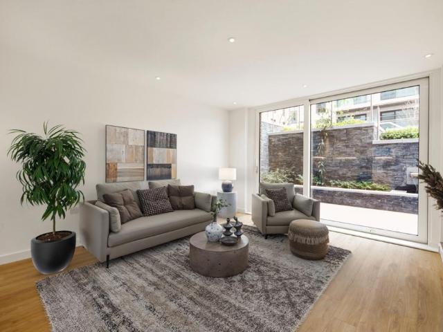 1 bedroom ground flat for sale