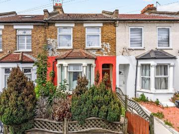 1 bedroom ground flat for sale