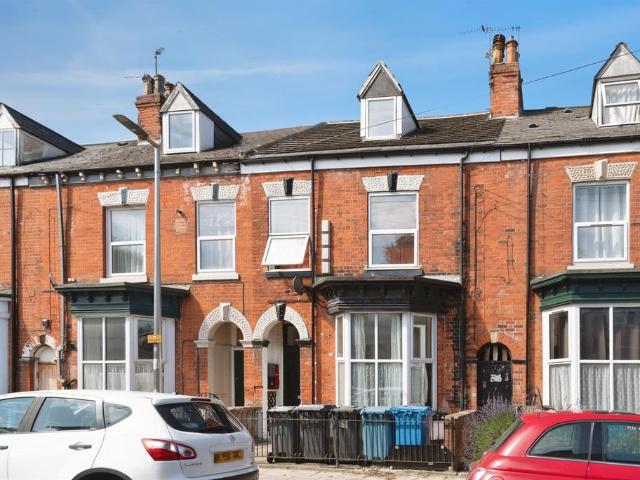 1 bedroom ground flat for sale