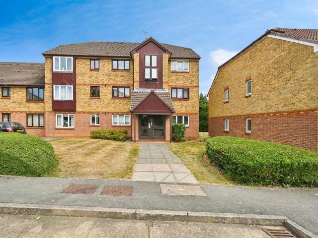 1 bedroom ground flat for sale