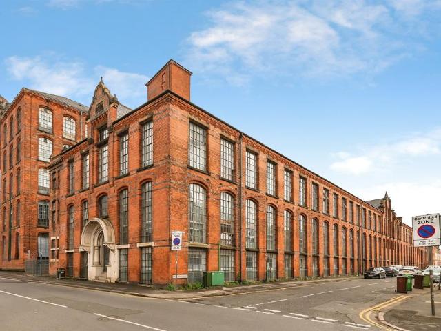 1 bedroom ground flat for sale