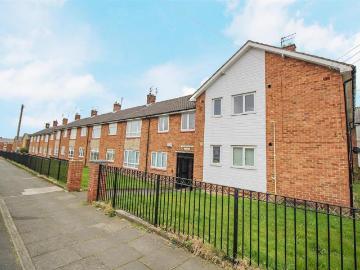 1 bedroom ground flat for sale