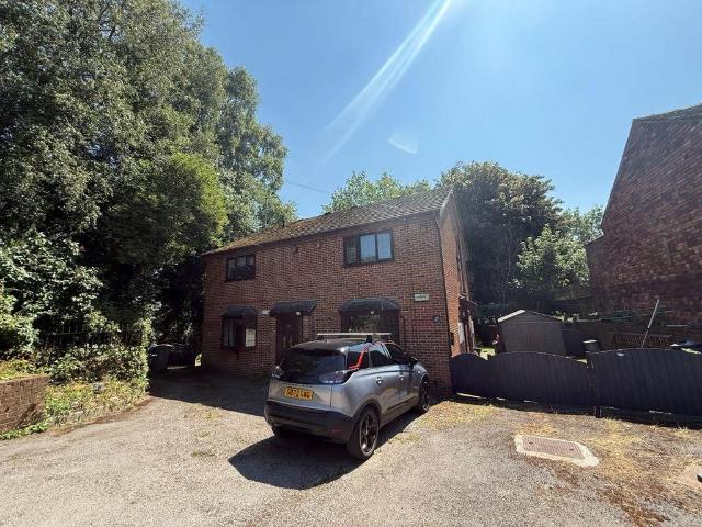 1 bedroom ground flat for sale