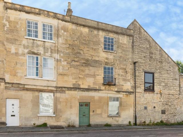 1 bedroom ground flat for sale