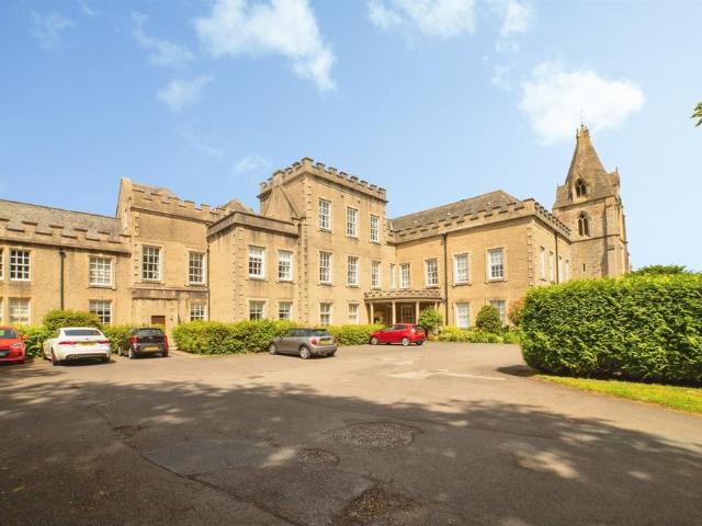 1 bedroom ground flat for sale