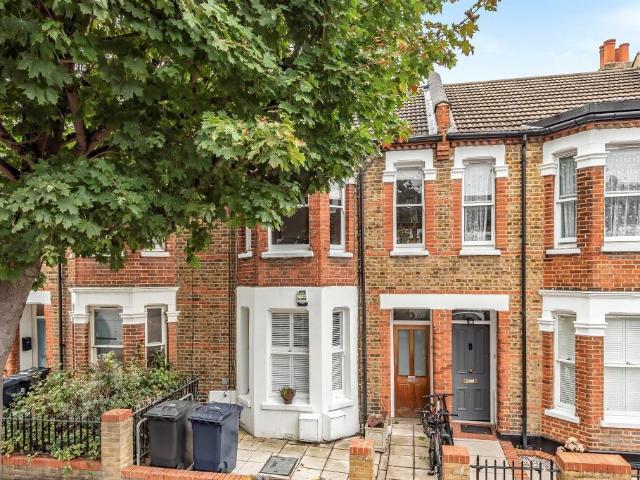 1 bedroom ground flat for sale