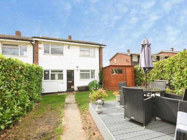 1 bedroom ground flat for sale