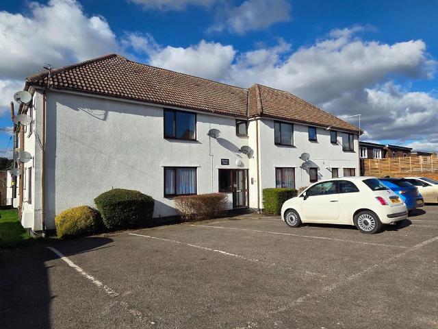 1 bedroom ground flat for sale