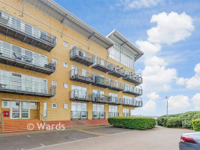 1 bedroom ground flat for sale