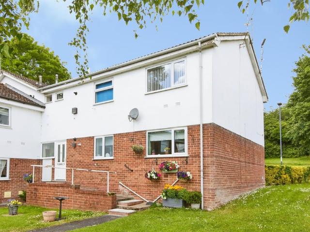 1 bedroom ground flat for sale